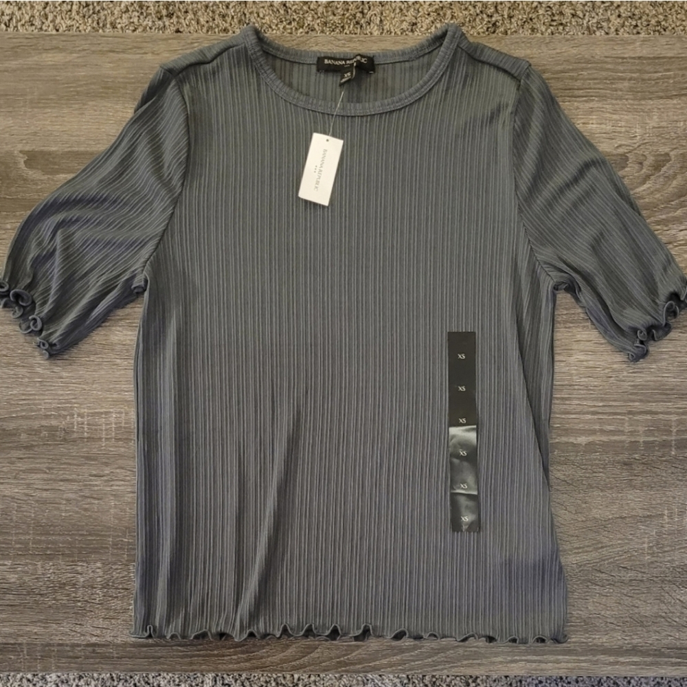 NWT Banana Republic Ribbed Tee